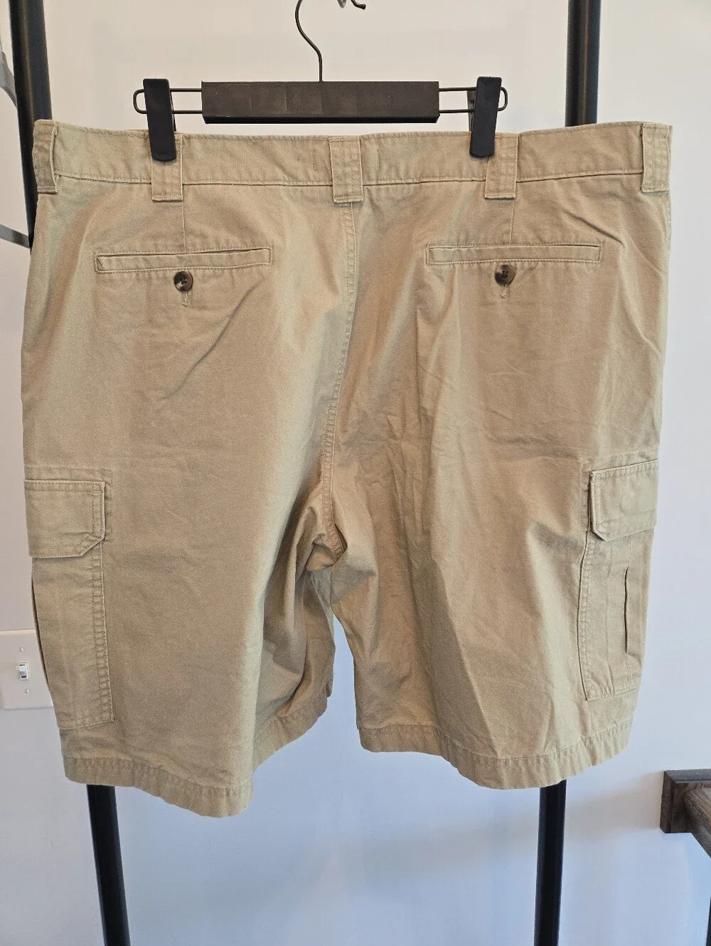 LL Bean Natural Fit 100% Cotton Cargo Shorts – Khaki – Men’s Size 40